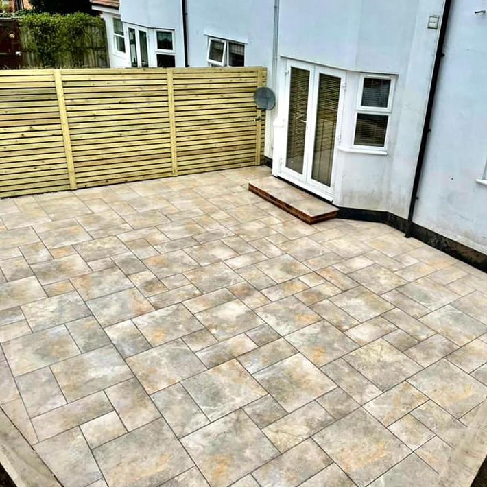 outdoor patio with ivory paving stones