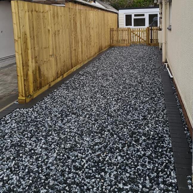 Black Ice Chippings 20mm garden pathway